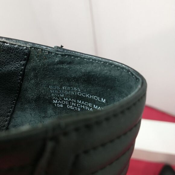 Rialto Stockholm Womans * 8.5M Black Leather Pleated Zip 2.5"Heel Bootie . - Picture 6 of 9